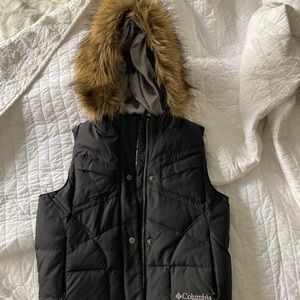 Columbia Vest with Faux Fur